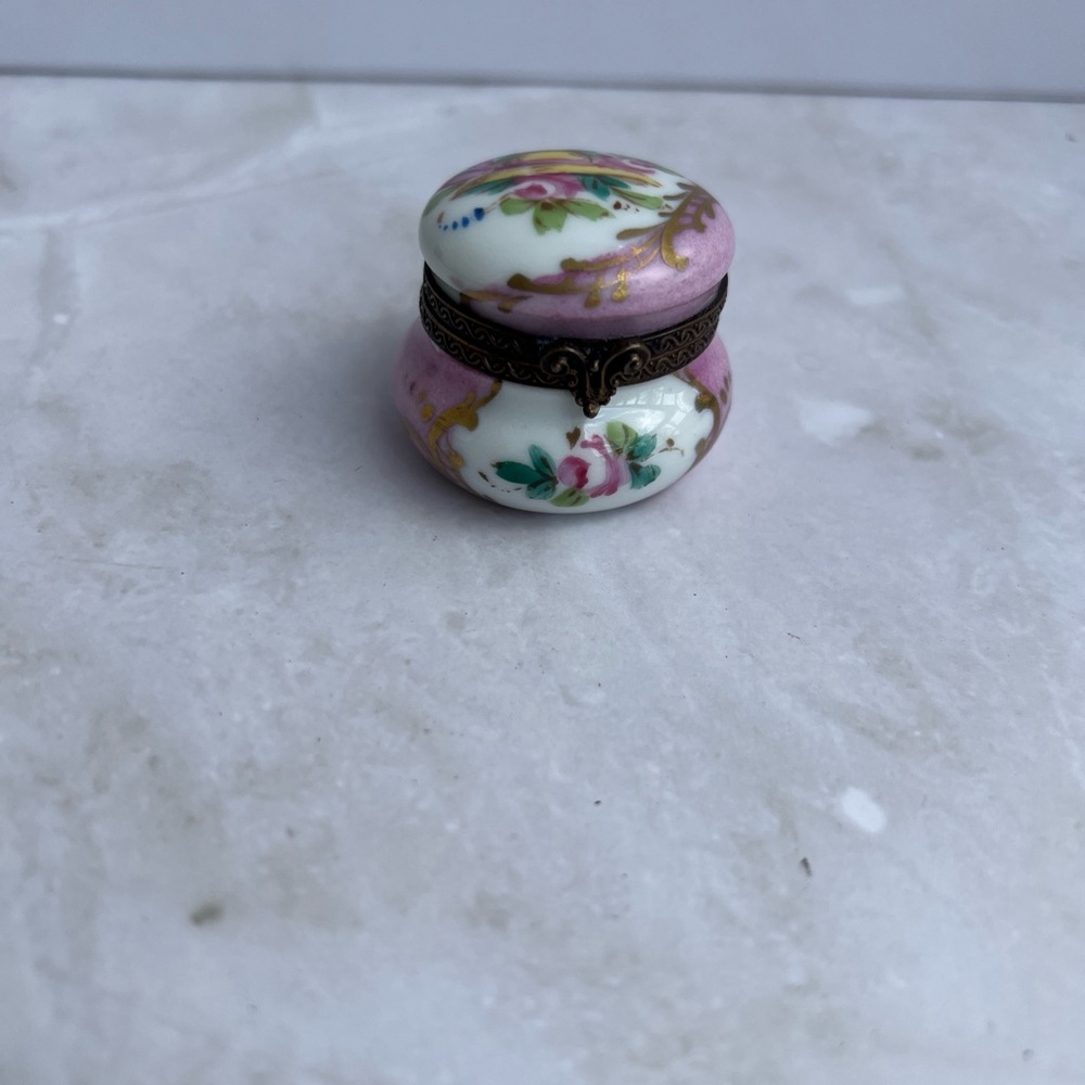 Porcelain Peint Main Limoges Trinket Box with Pink Floral & Gold Accents